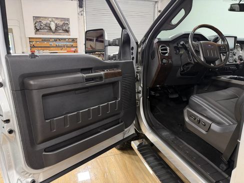 Used 2015 Ford F250 Platinum w/ FX4 Off-Road Package AWD/4WD image 12