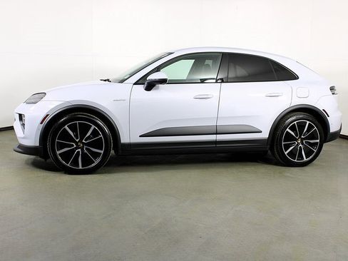 Used 2024 Porsche Macan 4 Electric image 2