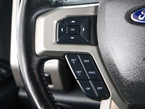 Used 2022 Ford F250 Lariat w/ Black Appearance Package image 15