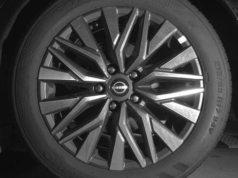 Used 2025 Nissan Altima 2.5 SV FWD image 14