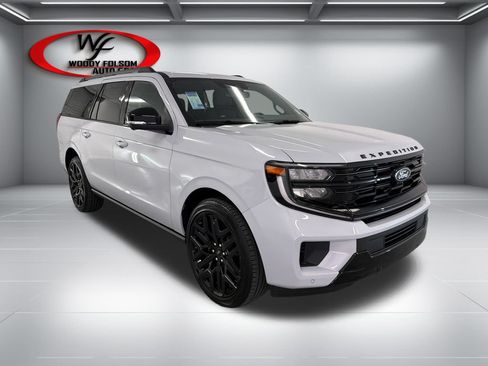 New 2026 Ford Expedition Max Platinum w/ Stealth Performance Package AWD/4WD image 3