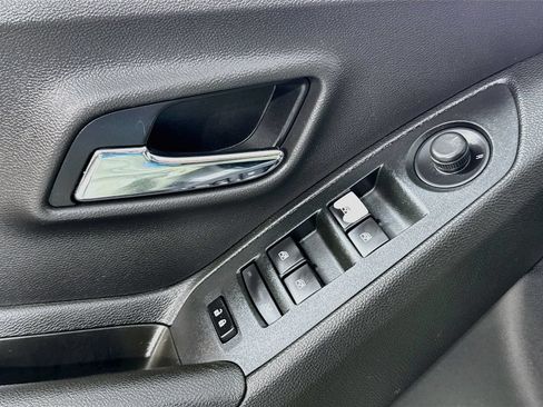 Used 2019 Chevrolet Trax LS w/ LPO, Protection Package AWD/4WD image 16