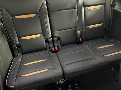 Used 2022 GMC Yukon AT4 w/ Technology Package image 27