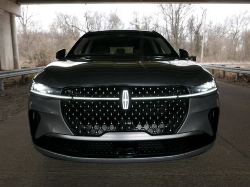 Used 2024 Lincoln Nautilus Reserve image 39