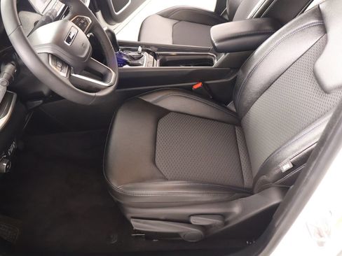 Used 2025 Jeep Compass Latitude AWD/4WD image 11