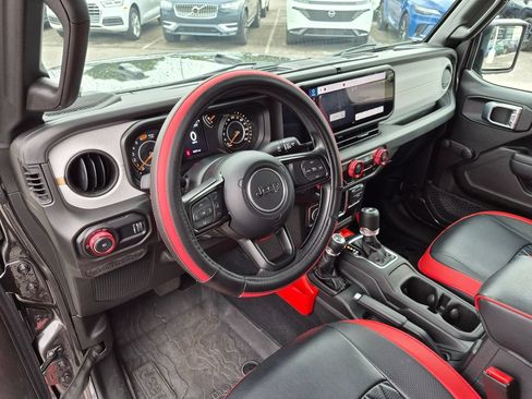 Used 2024 Jeep Wrangler Sport AWD/4WD image 24