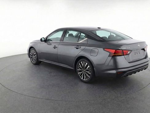 Used 2025 Nissan Altima 2.5 SV FWD image 6