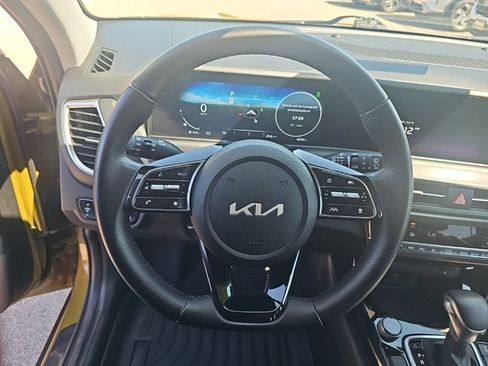 Used 2024 Kia Seltos SX AWD/4WD image 16