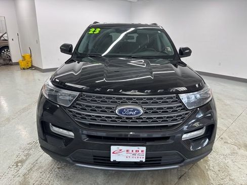 Used 2023 Ford Explorer XLT w/ Equipment Group 202A image 3