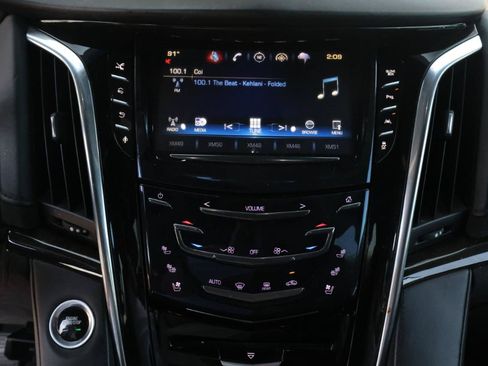 Used 2016 Cadillac Escalade Platinum AWD/4WD image 8