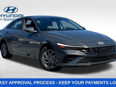 Used 2024 Hyundai Elantra SEL FWD image 3