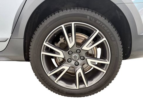 Used 2018 Volvo V90 T6 Cross Country w/ Convenience Package AWD/4WD image 9