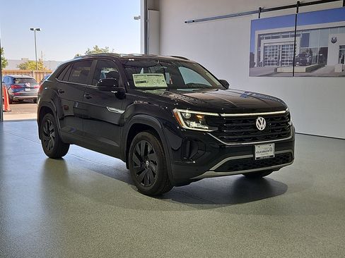 New 2026 Volkswagen Atlas Cross Sport SE AWD/4WD image 2