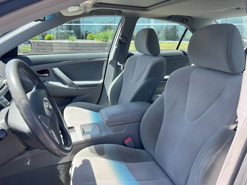 Used 2010 Toyota Camry LE FWD image 10