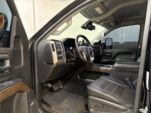 Used 2018 GMC Sierra 3500 Denali w/ Duramax Plus Package image 12