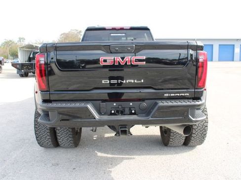Used 2025 GMC Sierra 3500 Denali w/ Denali Reserve Package image 9