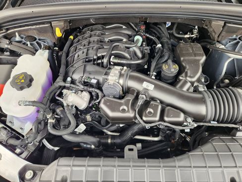 New 2025 Jeep Grand Cherokee L Laredo image 24