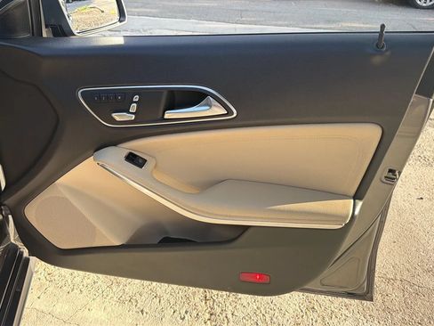 Used 2019 Mercedes-Benz CLA 250 4MATIC image 26