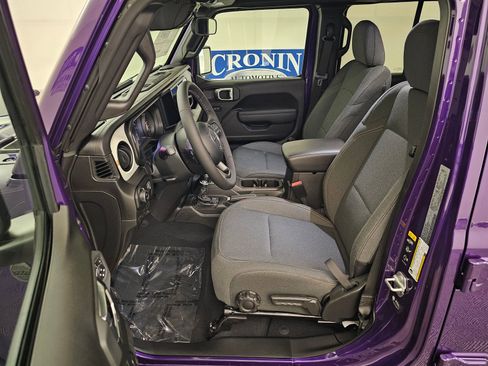 New 2026 Jeep Gladiator Sport image 12