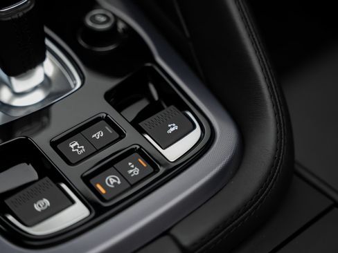Used 2021 Jaguar F-TYPE R AWD/4WD image 59