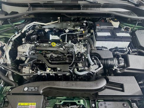 Used 2024 Toyota Corolla Cross LE image 30