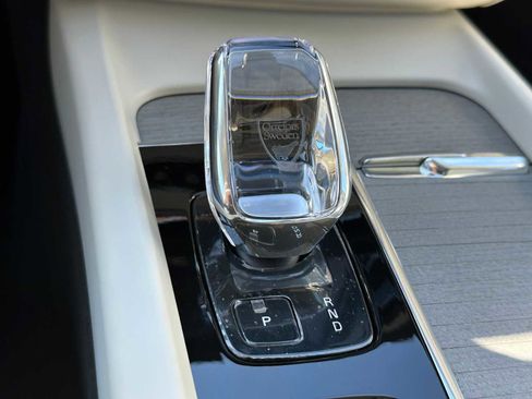 New 2025 Volvo XC60 B5 Ultra w/ Protection Package Premier image 30