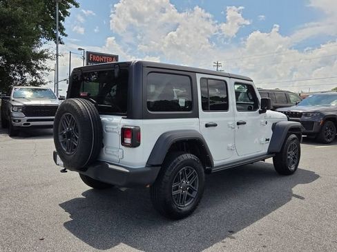 Used 2024 Jeep Wrangler Unlimited Sport AWD/4WD image 9