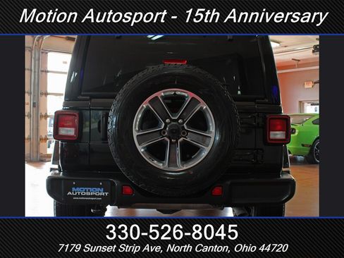 Used 2021 Jeep Wrangler Unlimited Sahara w/ Dual Top Group AWD/4WD image 9