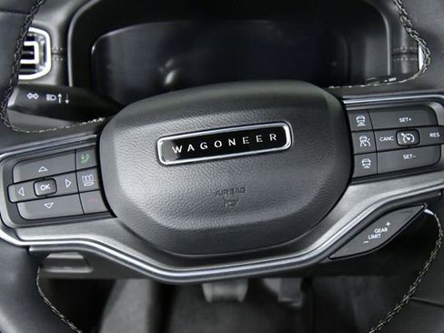 Used 2024 Jeep Wagoneer Series II image 2