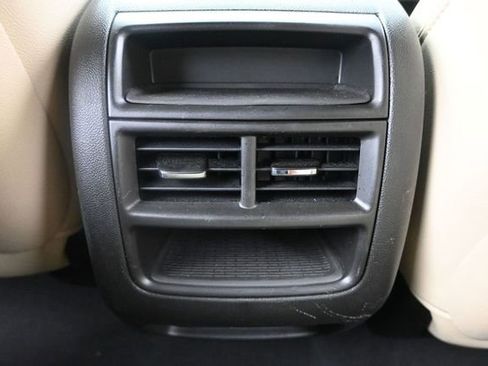 Used 2019 Cadillac XT5 FWD image 22