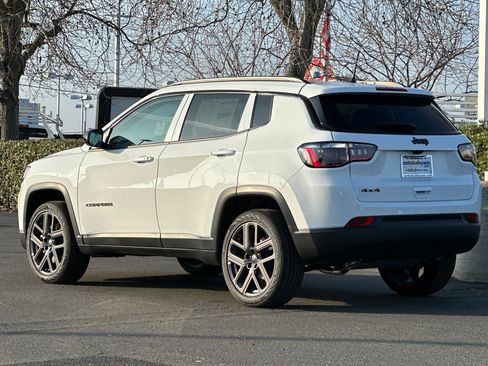 New 2026 Jeep Compass Latitude w/ Sun and Sound Group image 6