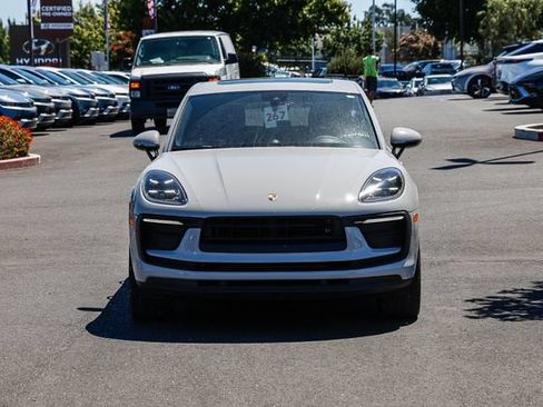 Used 2022 Porsche Macan AWD/4WD image 7
