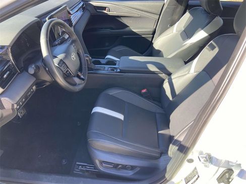 Used 2025 Toyota Camry SE image 16