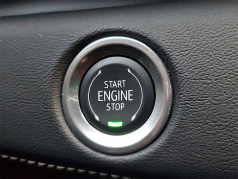 Used 2024 Cadillac Escalade ESV Luxury image 25