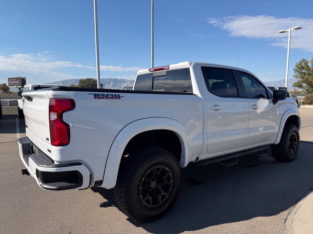 Used 2024 Chevrolet Silverado 1500 LT Trail Boss w/ LT Trail Boss Premium Package AWD/4WD image 4