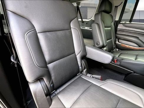 Used 2020 Chevrolet Suburban Premier AWD/4WD image 27