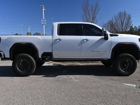 Used 2024 GMC Sierra 3500 Denali Ultimate image 11