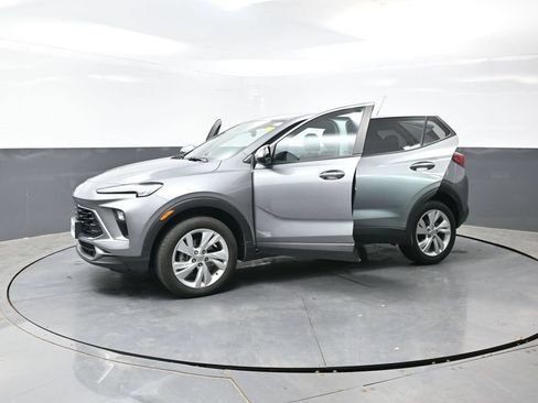 Used 2025 Buick Encore GX Preferred AWD/4WD image 59