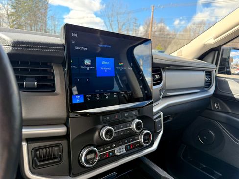 Used 2024 Ford Expedition Max XLT image 30