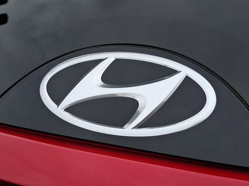Certified 2023 Hyundai Tucson Limited AWD/4WD image 30