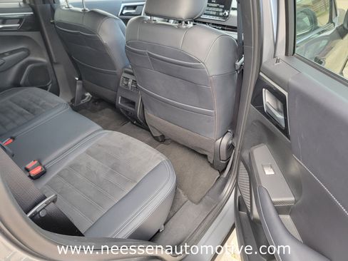 Used 2024 Mitsubishi Outlander Ralliart image 11