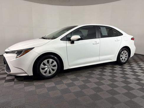 Used 2022 Toyota Corolla L FWD image 17
