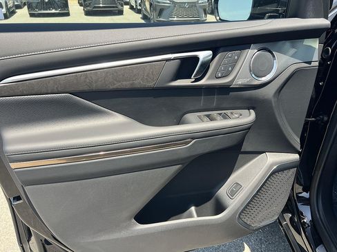 New 2026 Buick Enclave Avenir w/ Super Cruise Package FWD image 10