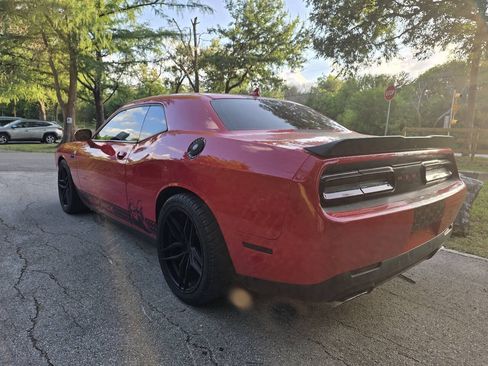 Used 2016 Dodge Challenger R/T Scat Pack RWD image 11