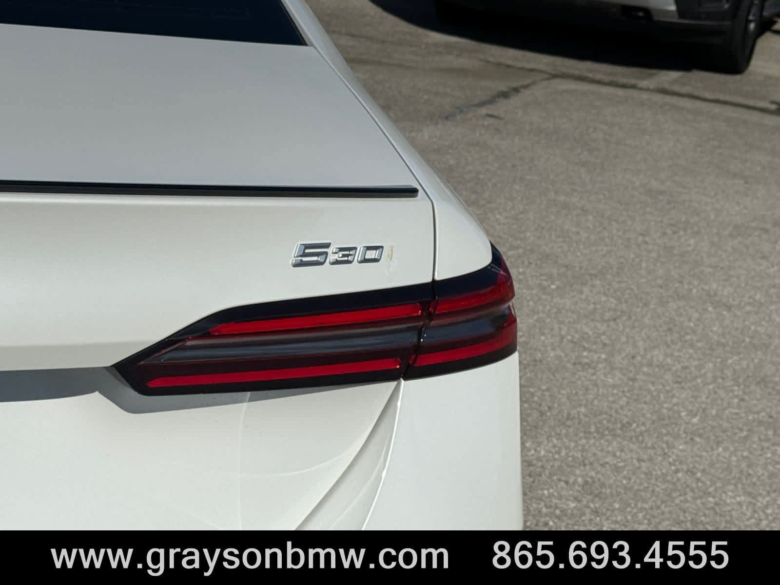 Used 2024 BMW 530i xDrive w/ M Sport Package AWD/4WD image 11