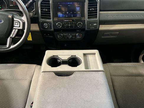 Used 2022 Ford F250 XLT AWD/4WD image 4