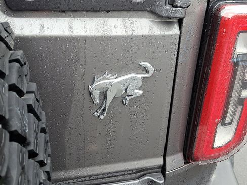 Certified 2023 Ford Bronco Outer Banks w/ Sasquatch Package image 30