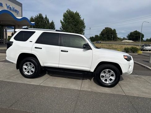 Used 2023 Toyota 4Runner SR5 Premium w/ Moonroof Package AWD/4WD image 3