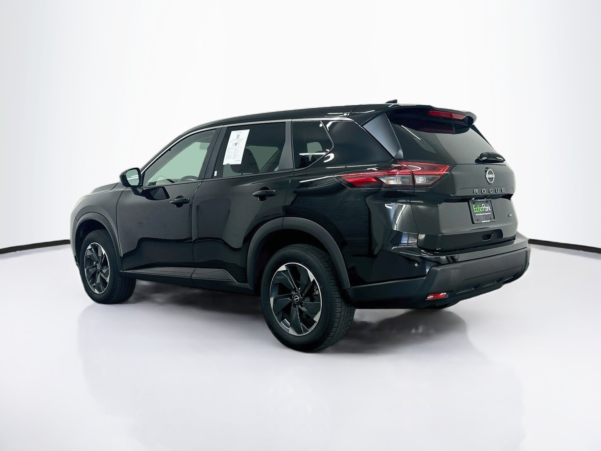 Used 2025 Nissan Rogue SV AWD/4WD image 5
