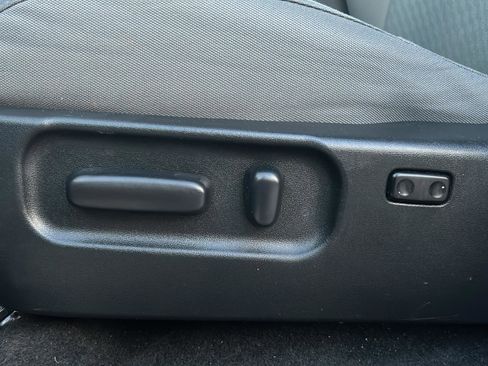 Used 2022 Toyota Tacoma SR5 w/ Technology Package image 25